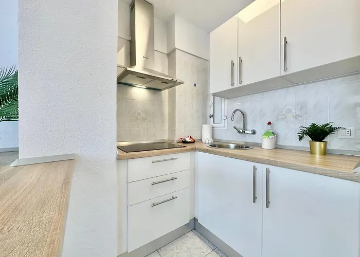 Torres De Yomely - Y5b * プラヤ・デ・ラス・アメリカス