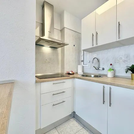 Torres De Yomely - Y5b * Playa de las Américas